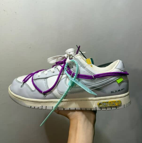 Off-White × Nike Dunk Low “Lot 21 of 50”。  第21號-1