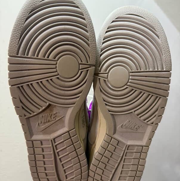 Off-White × Nike Dunk Low “Lot 21 of 50”。  第21號-2