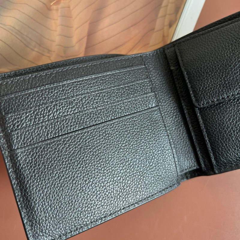 ::COACH:: 低調全黑皮革男士對開短夾 內零錢袋-15