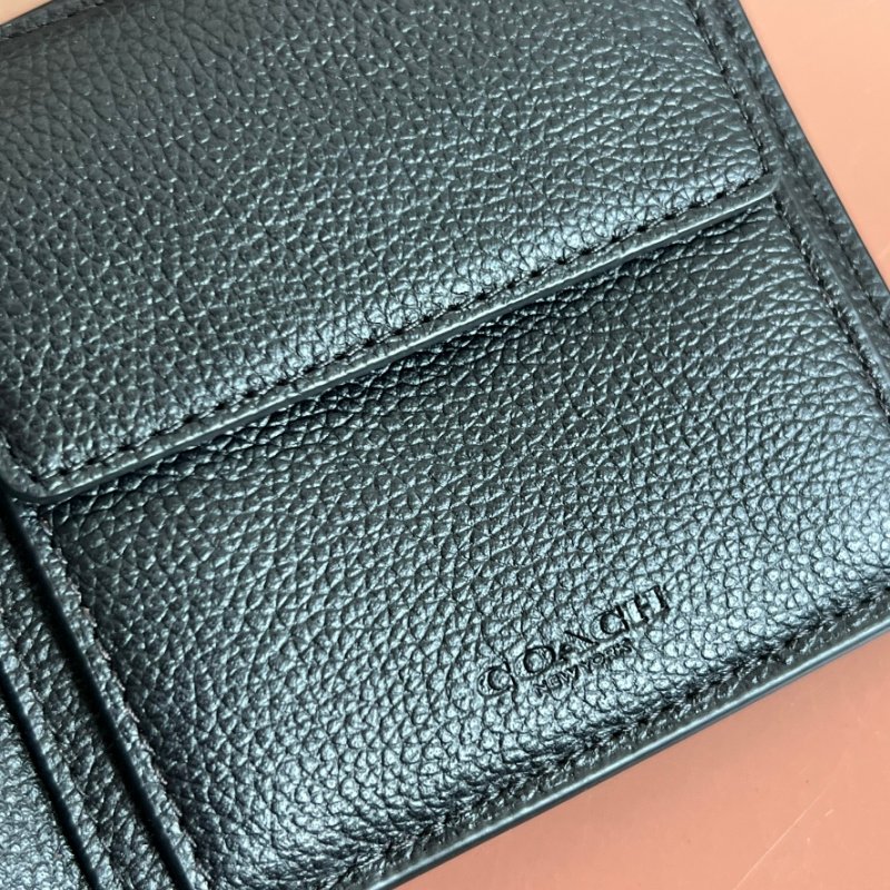 ::COACH:: 低調全黑皮革男士對開短夾 內零錢袋-16