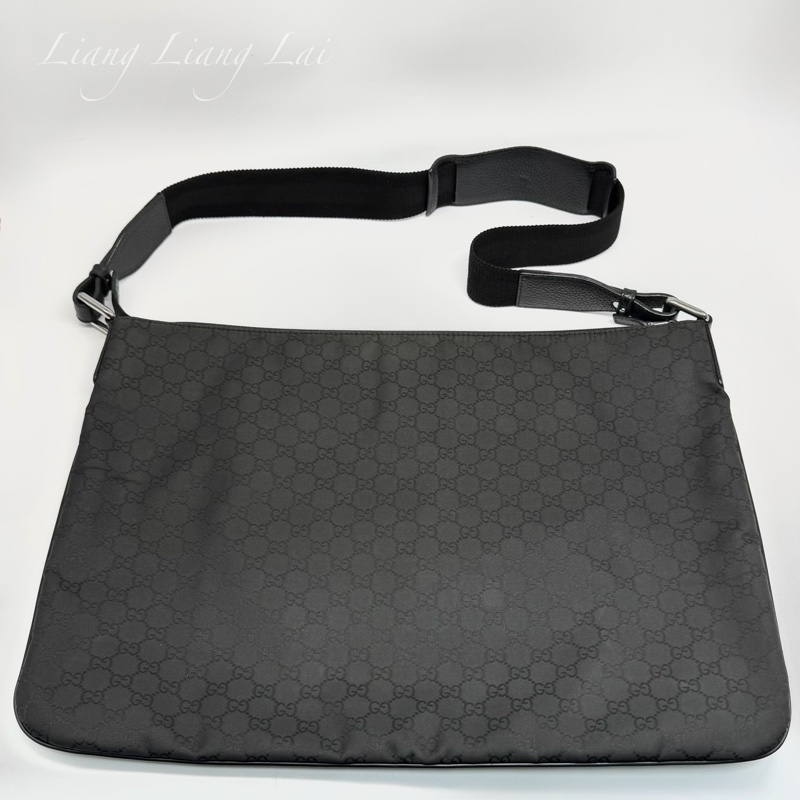 GUCCI經典雙G LOGO緹花緞面皮飾邊大斜背包-1