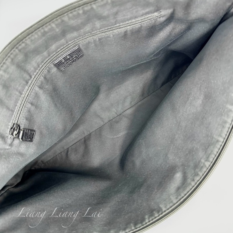 GUCCI經典雙G LOGO緹花緞面皮飾邊大斜背包-5