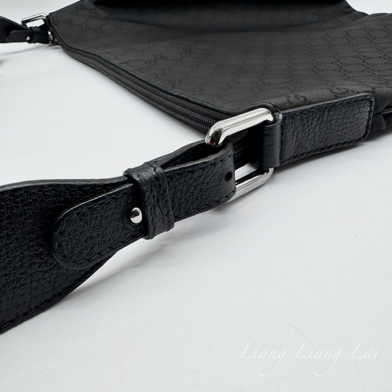 GUCCI經典雙G LOGO緹花緞面皮飾邊大斜背包-19