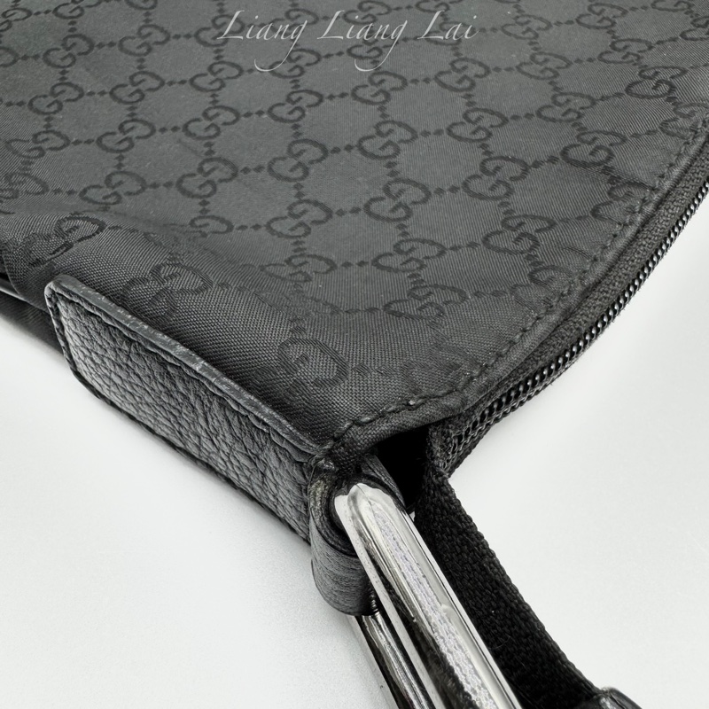 GUCCI經典雙G LOGO緹花緞面皮飾邊大斜背包-26