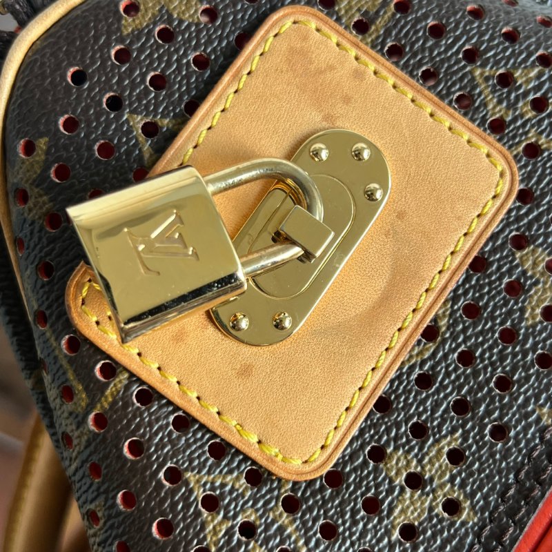 限定特殊款 ::LOUIS VUITTON:: LV M95182 咖啡色經典花紋SPEEDY 30鏤空手提波士頓包-24
