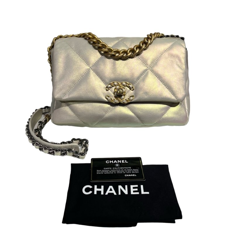 CHANEL 19 SMALL SIZE IRIDESCENT WHITE GHW CHAIN SHOUDLER BAG-1
