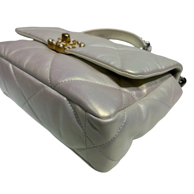 CHANEL 19 SMALL SIZE IRIDESCENT WHITE GHW CHAIN SHOUDLER BAG-8