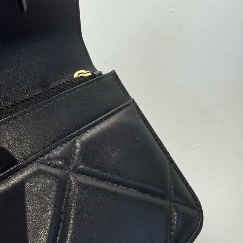 香奈兒 19 woc 黑色金釦斜背包-5