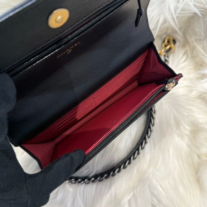 香奈兒 19 woc 黑色金釦斜背包-6