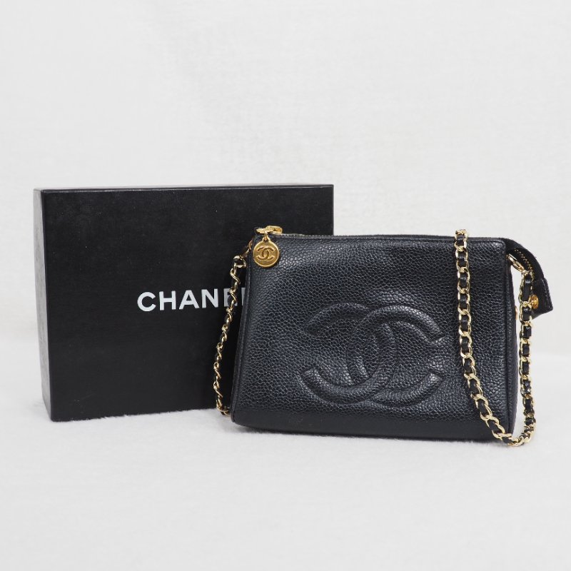 Chanel 黑金荔枝皮 Pouch-1