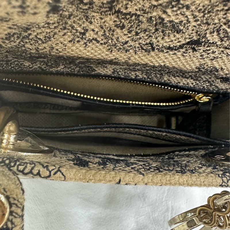 Dior/迪奧刺繡戴妃包動物園系列金扣 配件有塵袋 肩帶 22年標 閒置 尺寸16.5*14-8