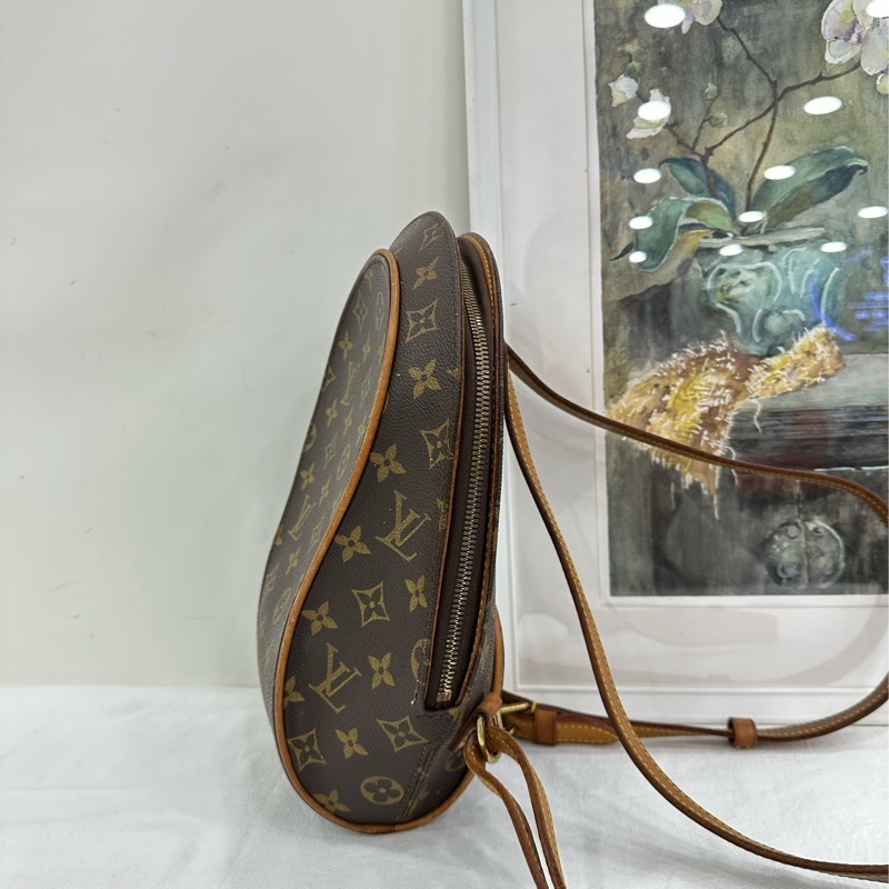 lv vintage 河蚌貝殼 烏龜 雙肩包 中古包 尺寸: 22x30x10cm 老花 中古里非常經典的貝殼雙肩-3
