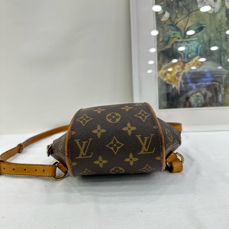 lv vintage 河蚌貝殼 烏龜 雙肩包 中古包 尺寸: 22x30x10cm 老花 中古里非常經典的貝殼雙肩-4