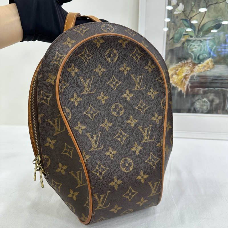 lv vintage 河蚌貝殼 烏龜 雙肩包 中古包 尺寸: 22x30x10cm 老花 中古里非常經典的貝殼雙肩-5