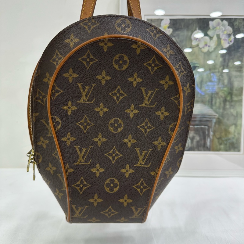 lv vintage 河蚌貝殼 烏龜 雙肩包 中古包 尺寸: 22x30x10cm 老花 中古里非常經典的貝殼雙肩-6