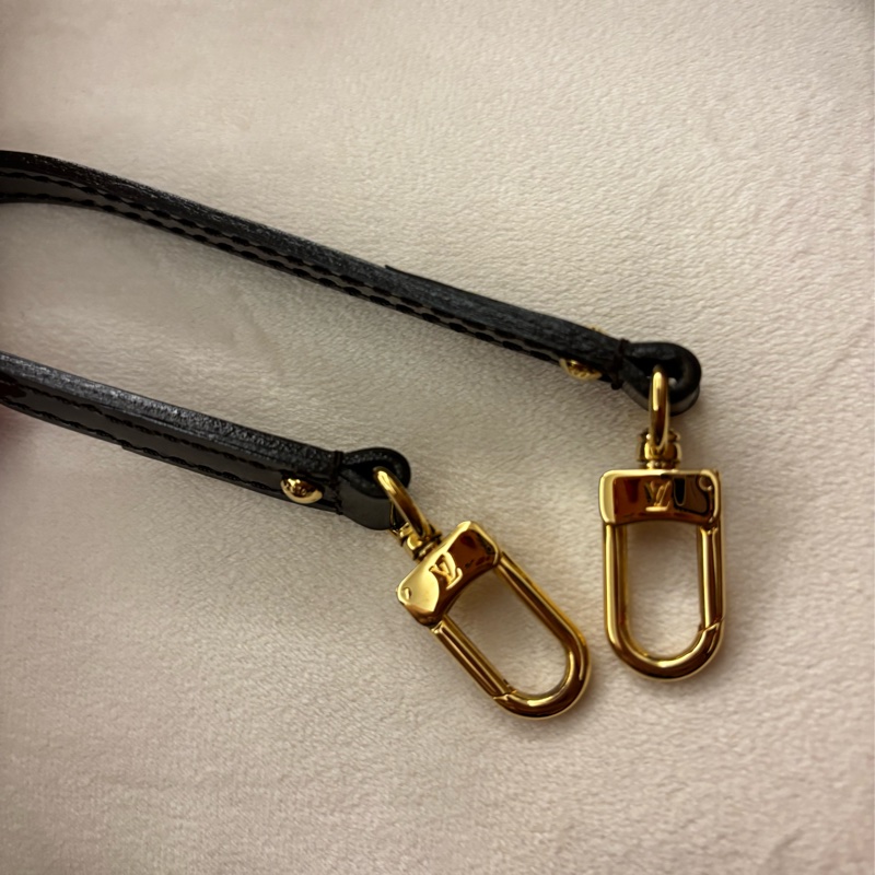 LV Alma bb 美拉德酒紅色漆皮貝殼包-12