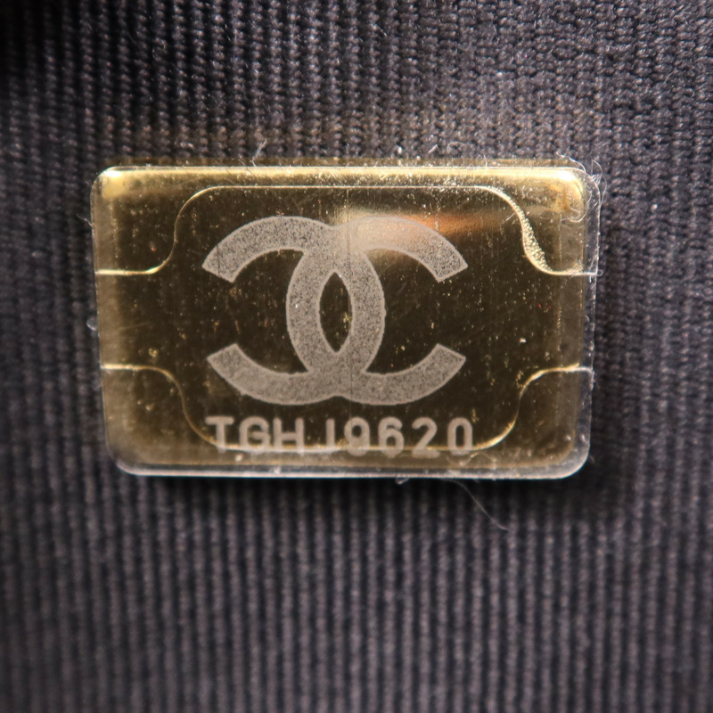 CHANEL 牛皮皮革Boy WOC Wallet On Chain金扣鏈帶肩背袋-6
