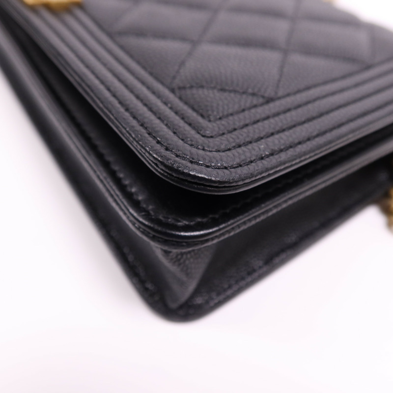 CHANEL 牛皮皮革Boy WOC Wallet On Chain金扣鏈帶肩背袋-8