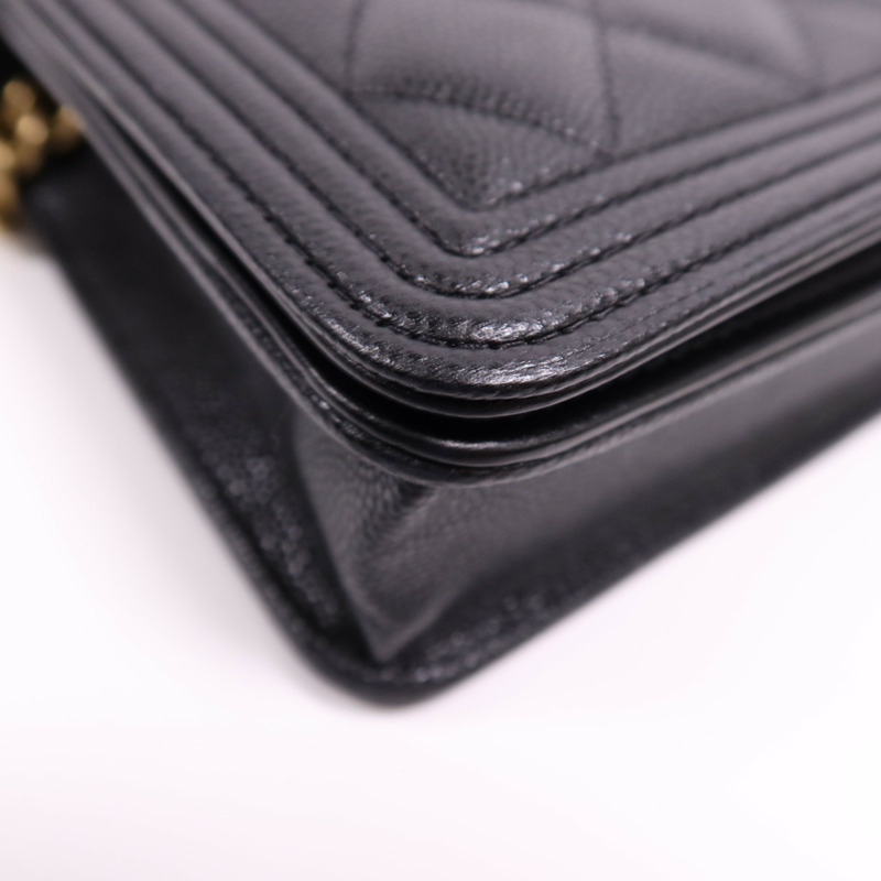 CHANEL 牛皮皮革Boy WOC Wallet On Chain金扣鏈帶肩背袋-9