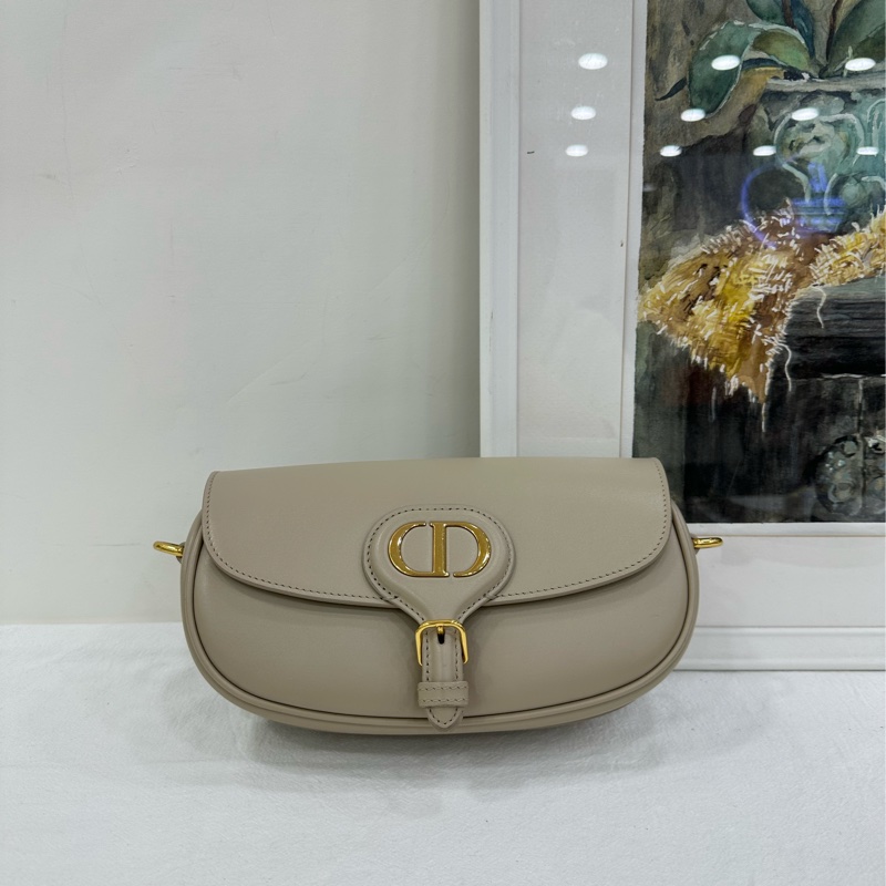 Dior 迪奧Bobby新月包 21底長。22年標 有肩帶-1