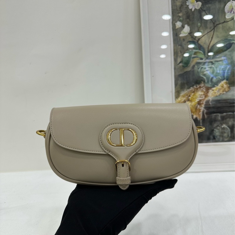 Dior 迪奧Bobby新月包 21底長。22年標 有肩帶-6