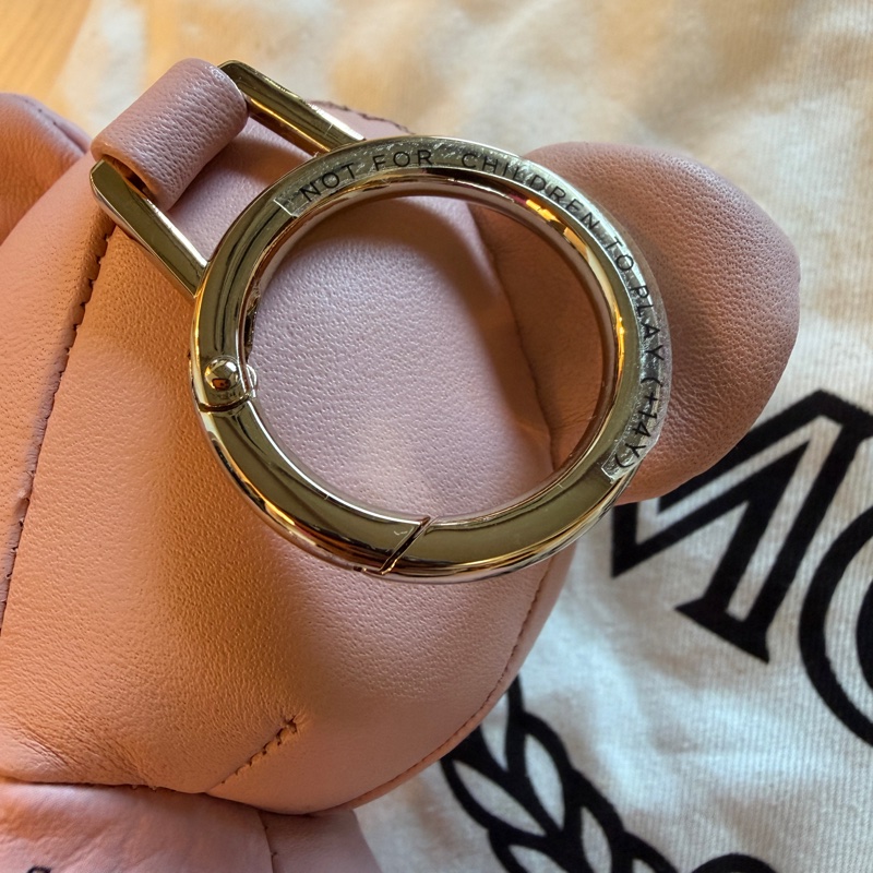 MCM Bear 粉色小熊玩偶造型束口水桶包(玩偶可當鑰匙圈使用)-3