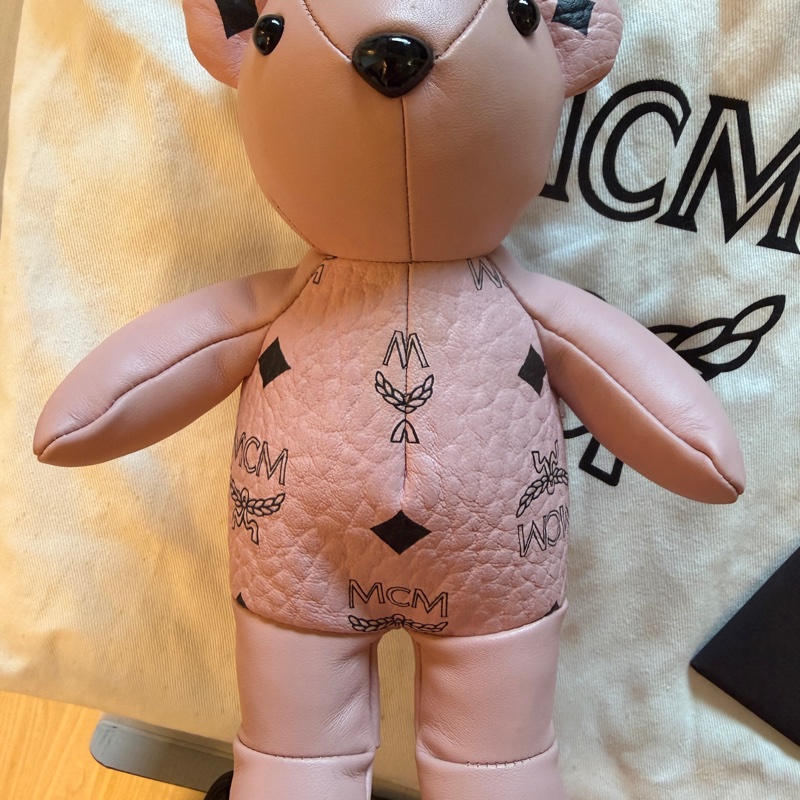 MCM Bear 粉色小熊玩偶造型束口水桶包(玩偶可當鑰匙圈使用)-12