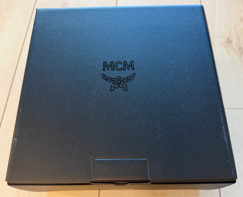 MCM Bear 粉色小熊玩偶造型束口水桶包(玩偶可當鑰匙圈使用)-15