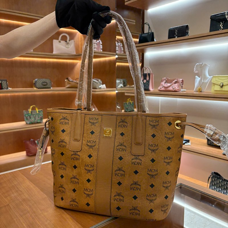 【現貨｜快速出貨】MCM Liz Vi Small Shopper 小號托特包｜雙面可用｜經典Visetos老花通勤包｜附小包-1