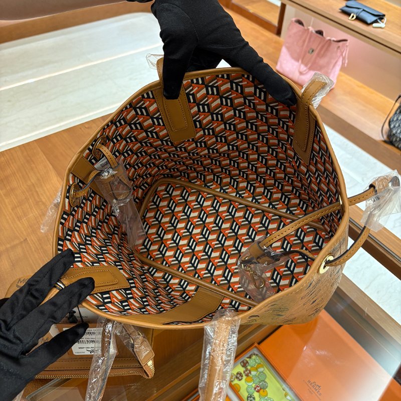 【現貨｜快速出貨】MCM Liz Vi Small Shopper 小號托特包｜雙面可用｜經典Visetos老花通勤包｜附小包-8