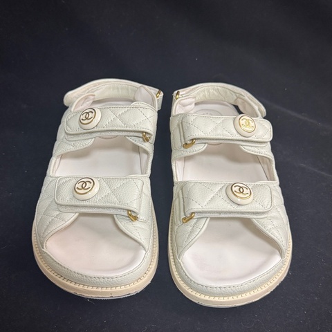 Chanel香奈兒白色紐扣牛皮涼鞋38碼已貼底
