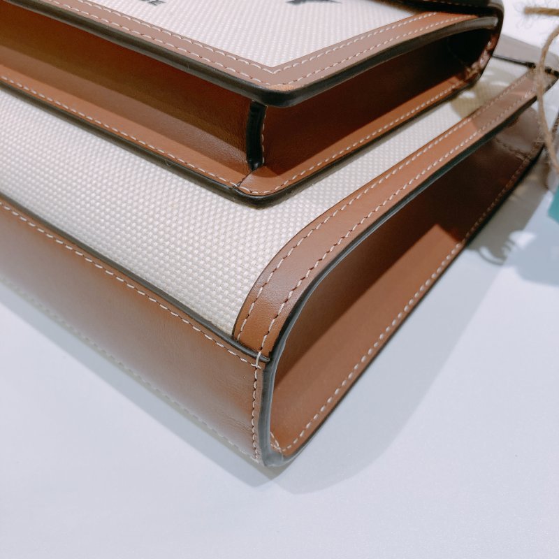 TW4535 Burberry 巴寶莉 迷你 雙拼色手提斜挎包 Mini Pocket Tote Bag-6