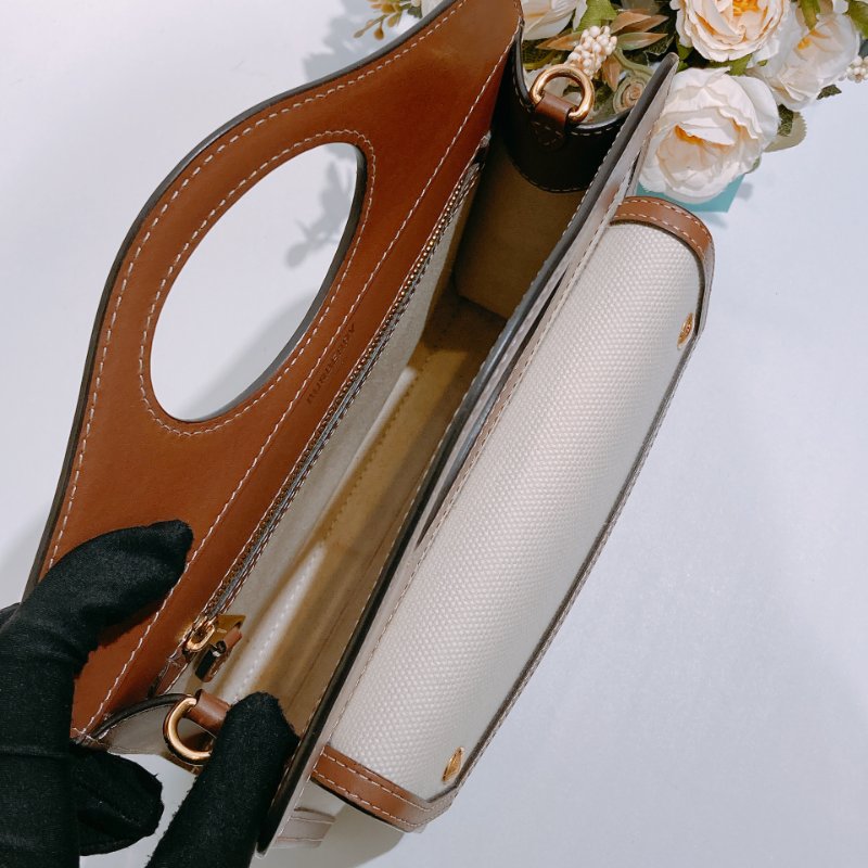 TW4535 Burberry 巴寶莉 迷你 雙拼色手提斜挎包 Mini Pocket Tote Bag-9