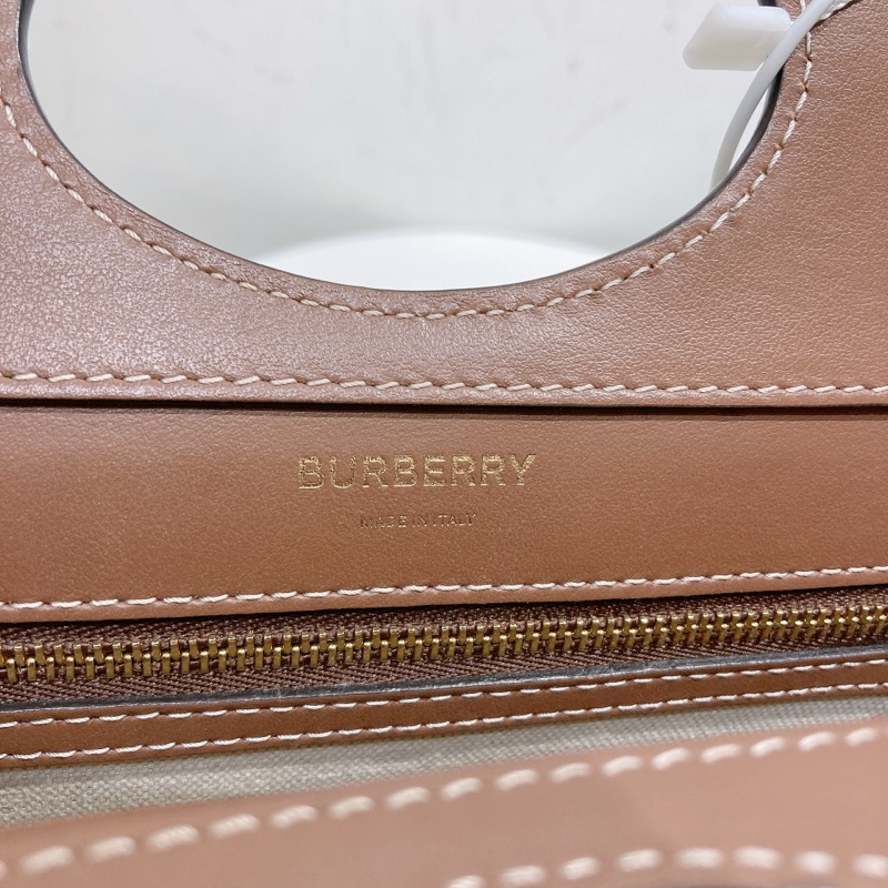 TW4535 Burberry 巴寶莉 迷你 雙拼色手提斜挎包 Mini Pocket Tote Bag-33