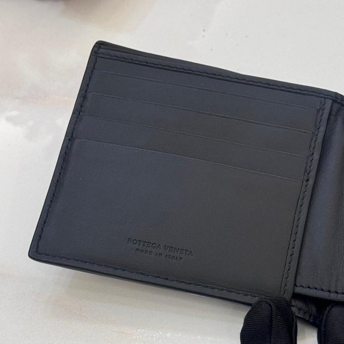 *SHIHNA名牌精品* Bottega Veneta黑色編織小牛皮短夾-3