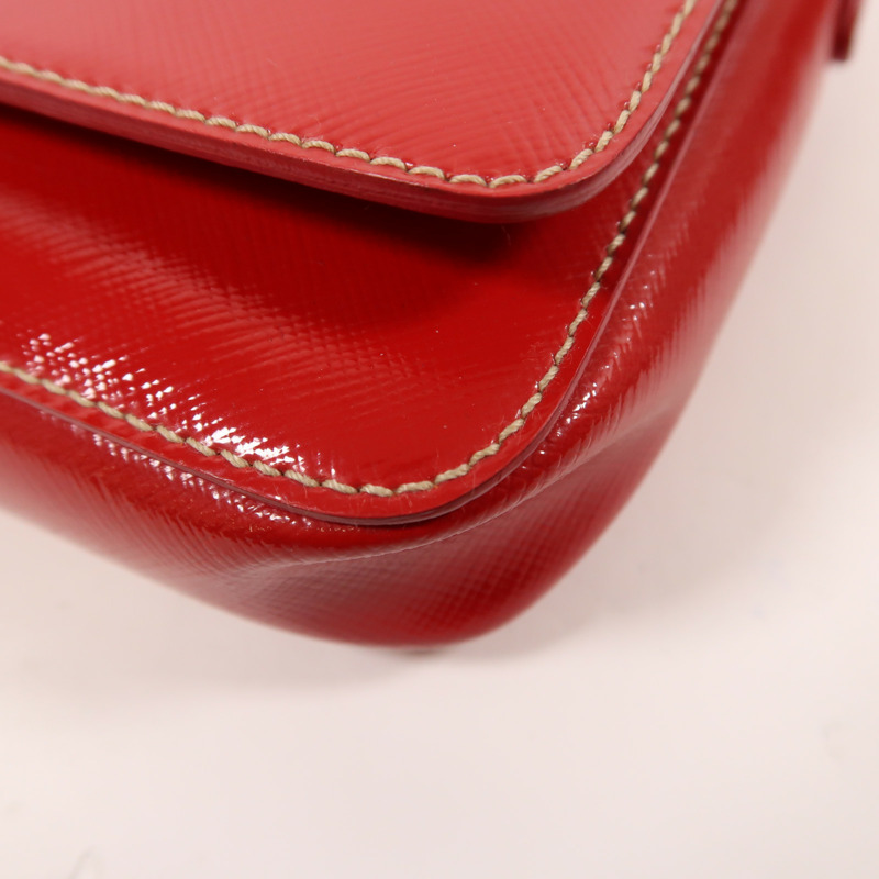 PRADA Saffiano Vernice Shoulder Bag金扣肩背袋-11