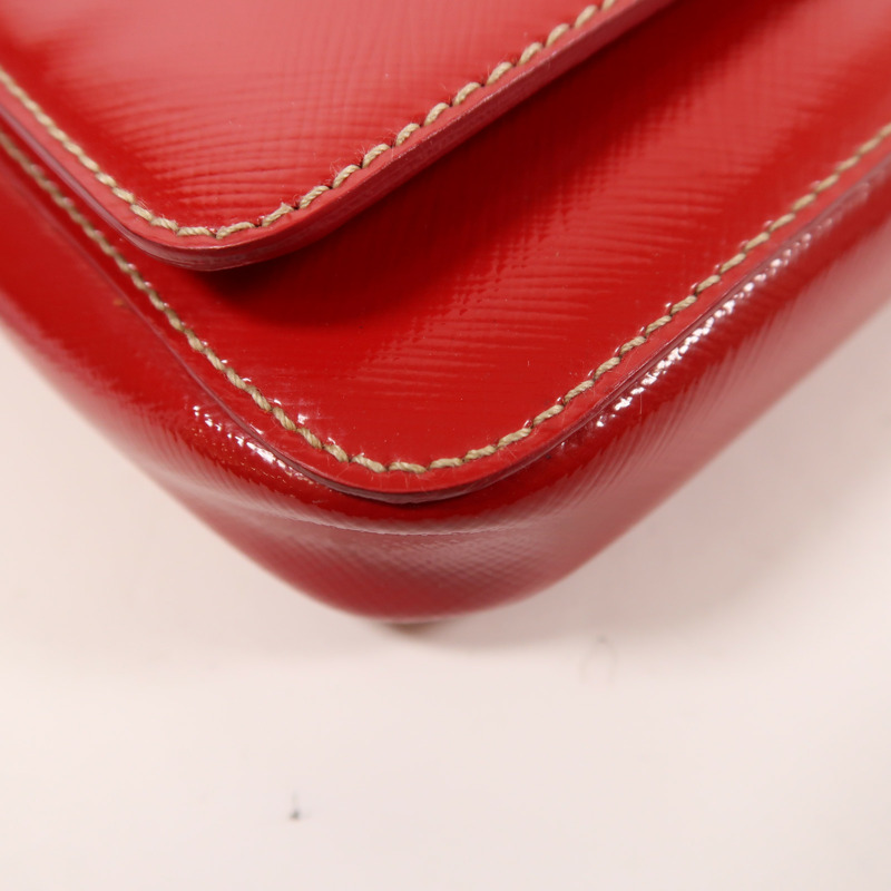 PRADA Saffiano Vernice Shoulder Bag金扣肩背袋-12