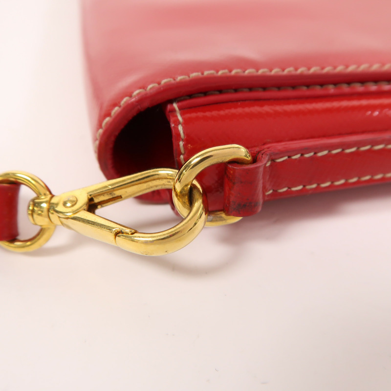 PRADA Saffiano Vernice Shoulder Bag金扣肩背袋-16