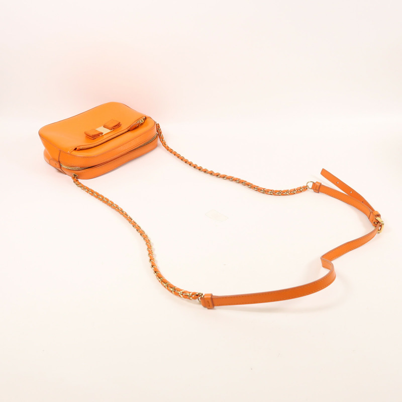 Salvatore Ferragamo 牛皮皮革Chain Shoulder金扣鏈帶肩背袋-7