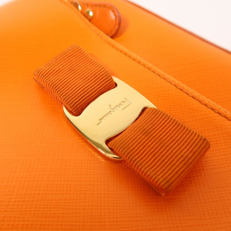 Salvatore Ferragamo 牛皮皮革Chain Shoulder金扣鏈帶肩背袋-8