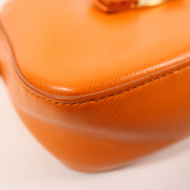 Salvatore Ferragamo 牛皮皮革Chain Shoulder金扣鏈帶肩背袋-10