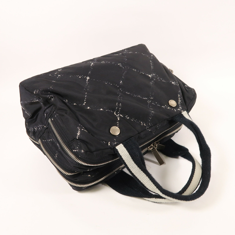 CHANEL 尼龍Hand Bag銀扣手挽袋-9