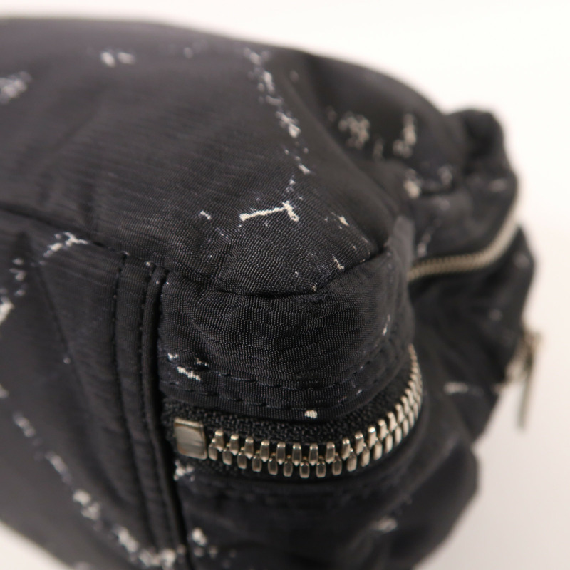 CHANEL 尼龍Hand Bag銀扣手挽袋-12