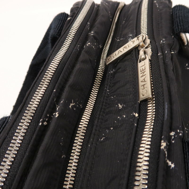 CHANEL 尼龍Hand Bag銀扣手挽袋-15