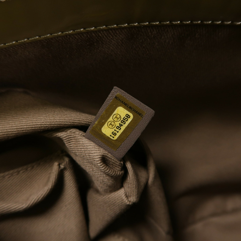 CHANEL 漆皮皮革Chain Shoulder銀扣鏈帶肩背袋-8