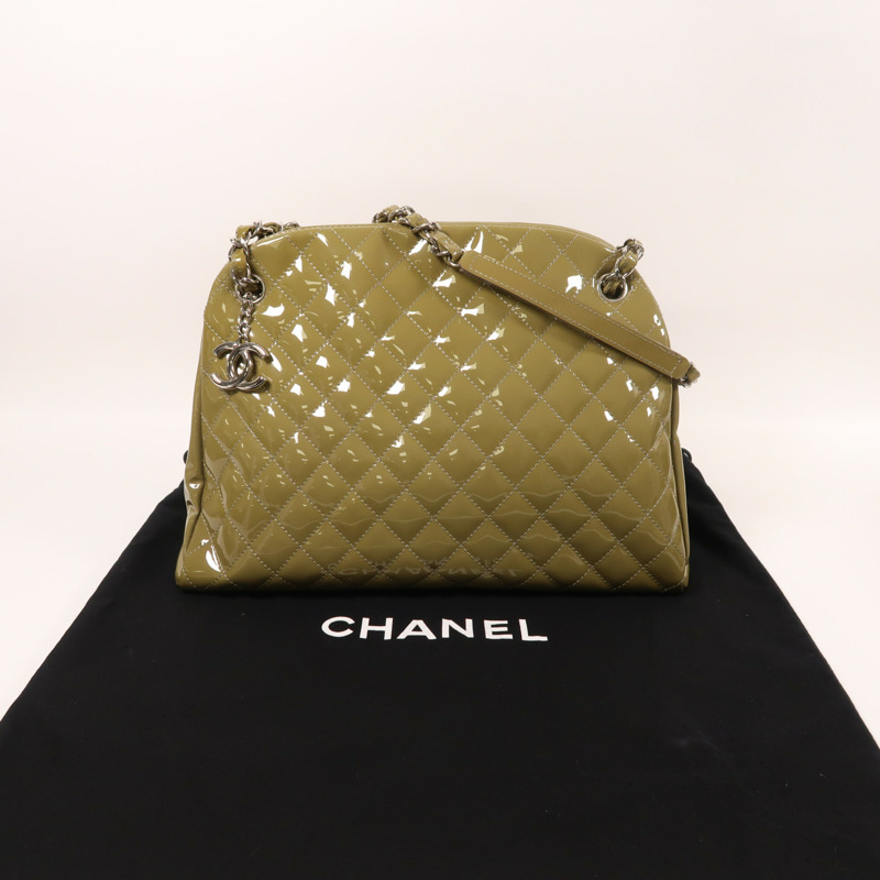 CHANEL 漆皮皮革Chain Shoulder銀扣鏈帶肩背袋-10