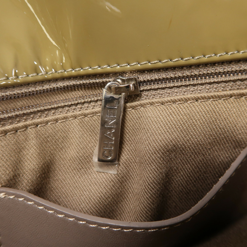 CHANEL 漆皮皮革Chain Shoulder銀扣鏈帶肩背袋-16