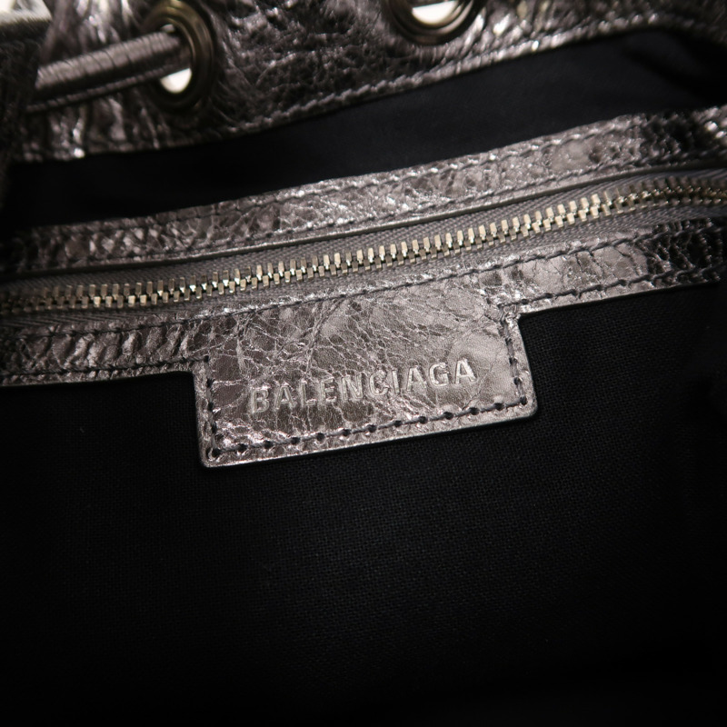 BALENCIAGA 牛皮皮革Le Cagole Xs Bucket銀扣肩背袋-5