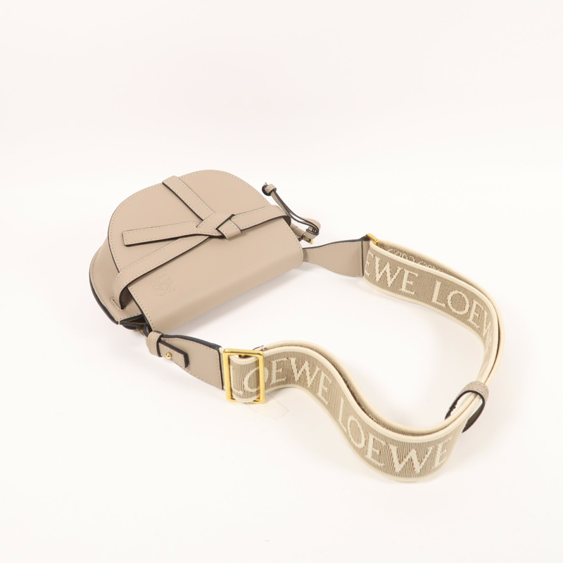 LOEWE 牛皮皮革Mini Gate金扣肩背袋-7