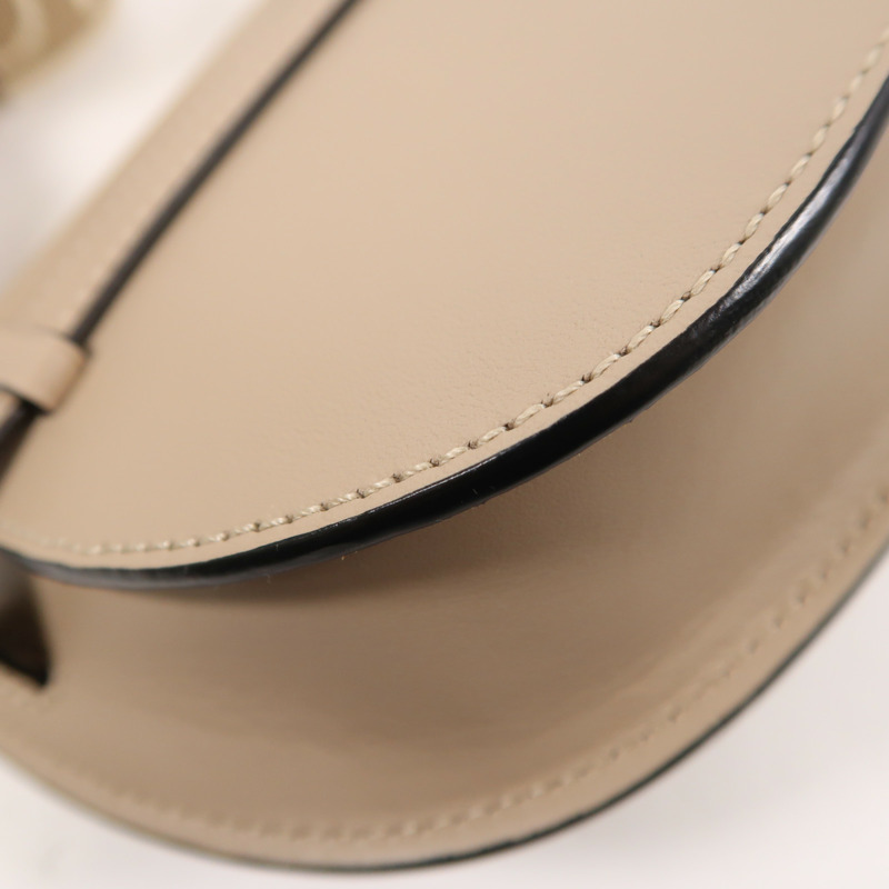 LOEWE 牛皮皮革Mini Gate金扣肩背袋-11